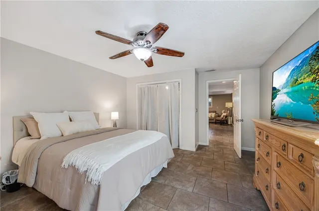 $334,900 | 1000 Southwest Lakeview Boulevard, Lee's Summit, MO 64081