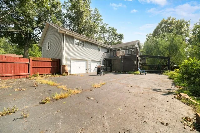 $334,900 | 1000 Southwest Lakeview Boulevard, Lee's Summit, MO 64081