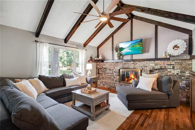 $334,900 | 1000 Southwest Lakeview Boulevard, Lee's Summit, MO 64081