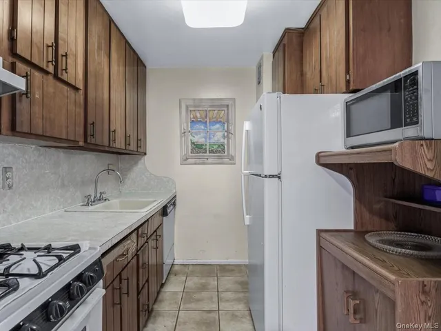 $165,000 | 88-25 155th Avenue, Unit 6M | Lindenwood