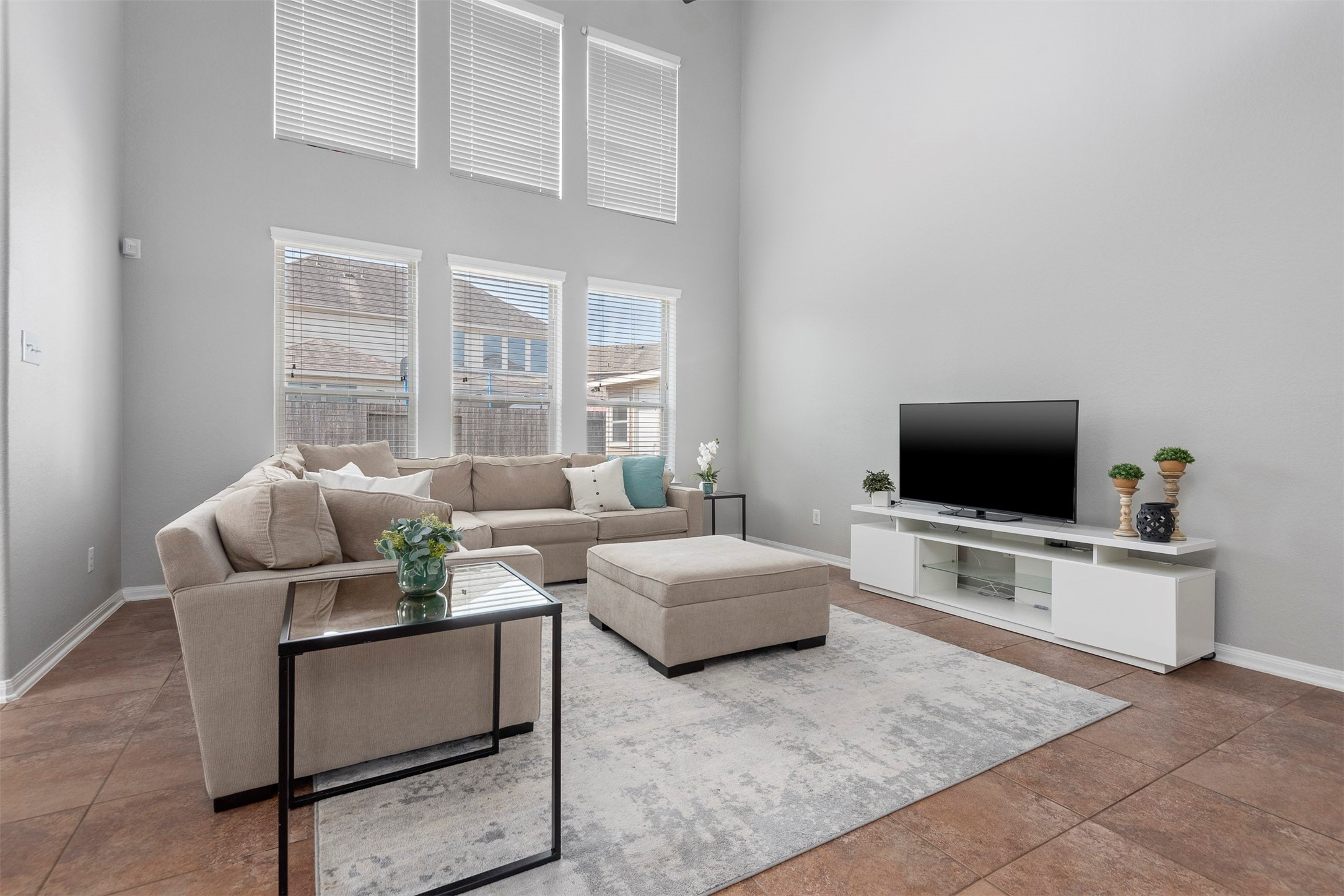 6211 Flagg Ranch Drive Spring, TX 77388 - Photo 18 of 36 Expansive living space offers plenty of room for comfortable seating and a functional layout for relaxing or hosting.