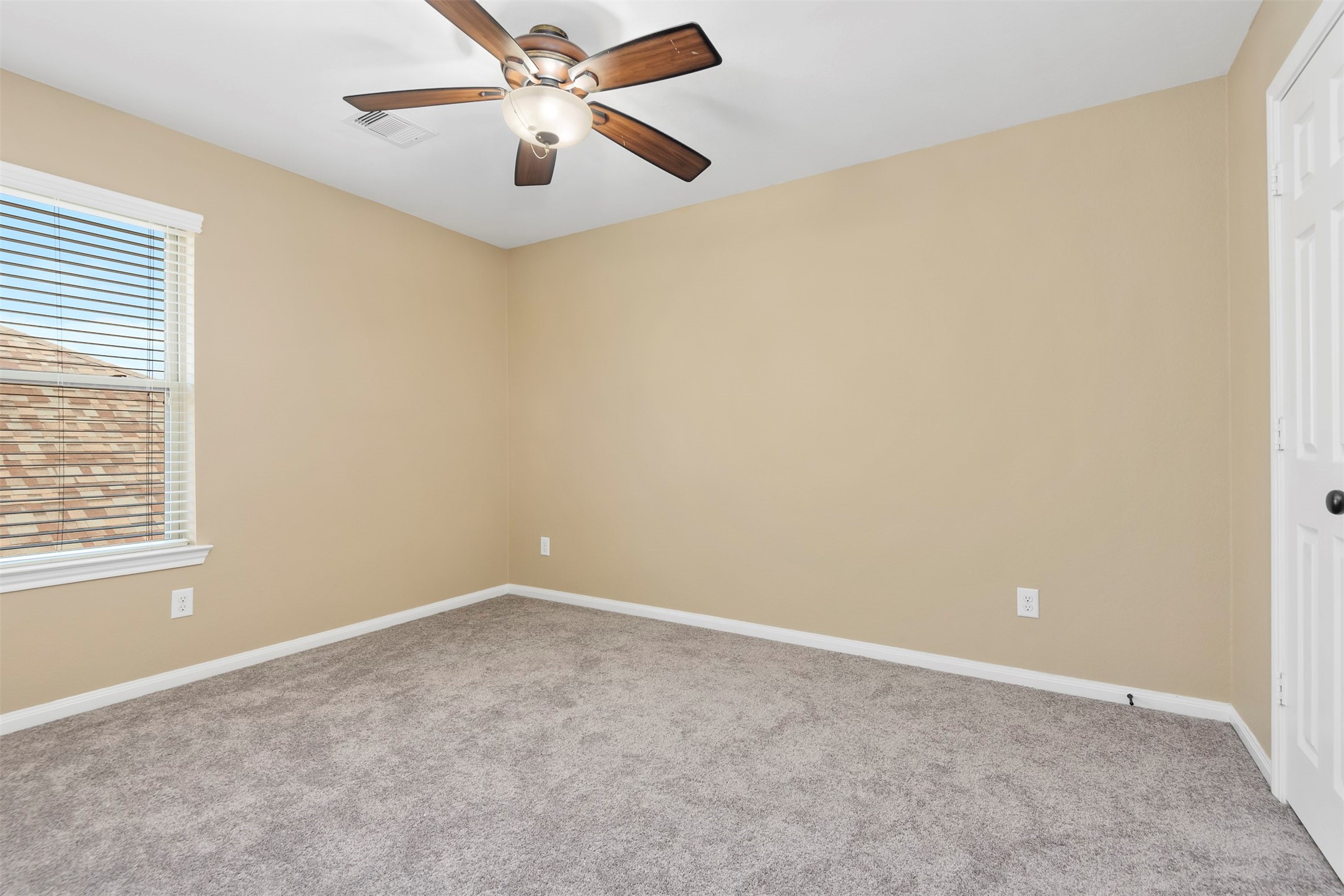 6211 Flagg Ranch Drive Spring, TX 77388 - Photo 29 of 36 Secondary bedroom two- all bedrooms have walk-in closets.