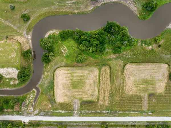 $225,000 | S30 T26 R03e, Benton, KS 67017