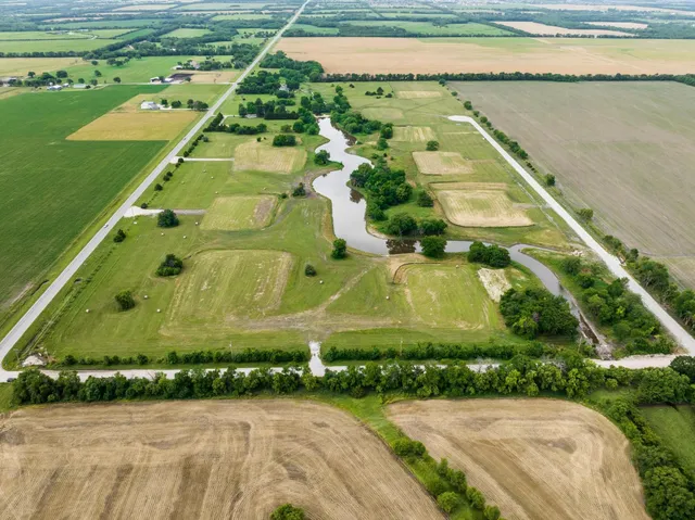 $225,000 | S30 T26 R03e, Benton, KS 67017