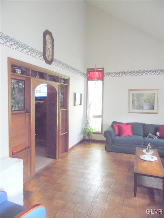 6733 Lower Court Slatington, PA 18080 - Photo 4 of 50 Gallery Image 4