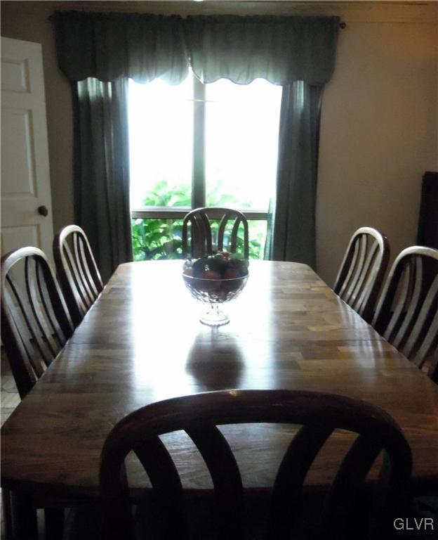 6733 Lower Court Slatington, PA 18080 - Photo 8 of 50 Gallery Image 8