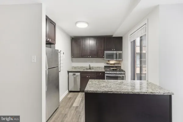 $1,895 | 1440 N Street Northwest, Unit 404, Washington, DC 20005