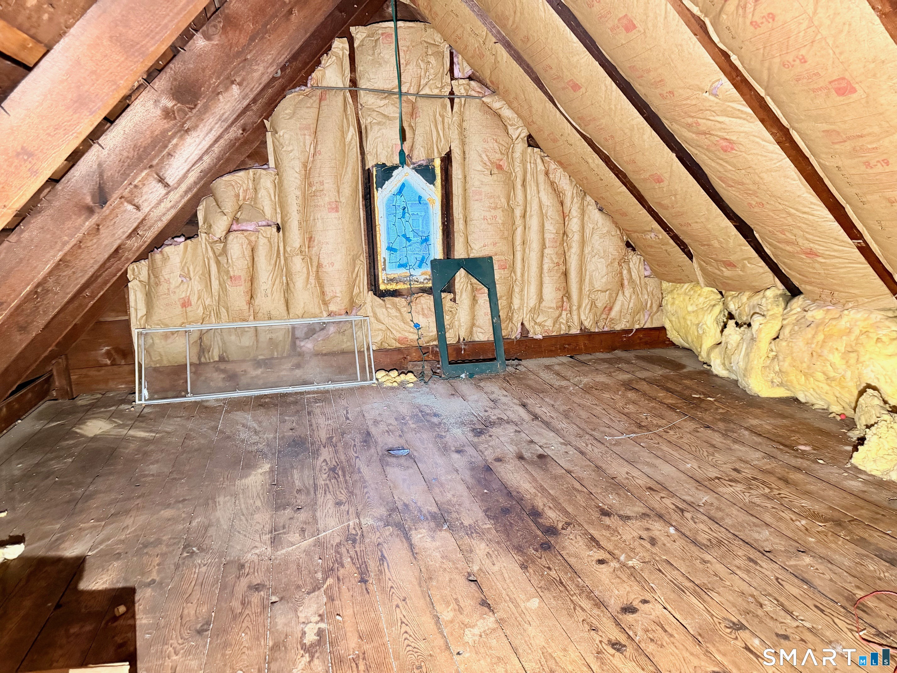 86 Linsley Avenue Meriden, CT 06451 - Photo 19 of 24 a view of entryway