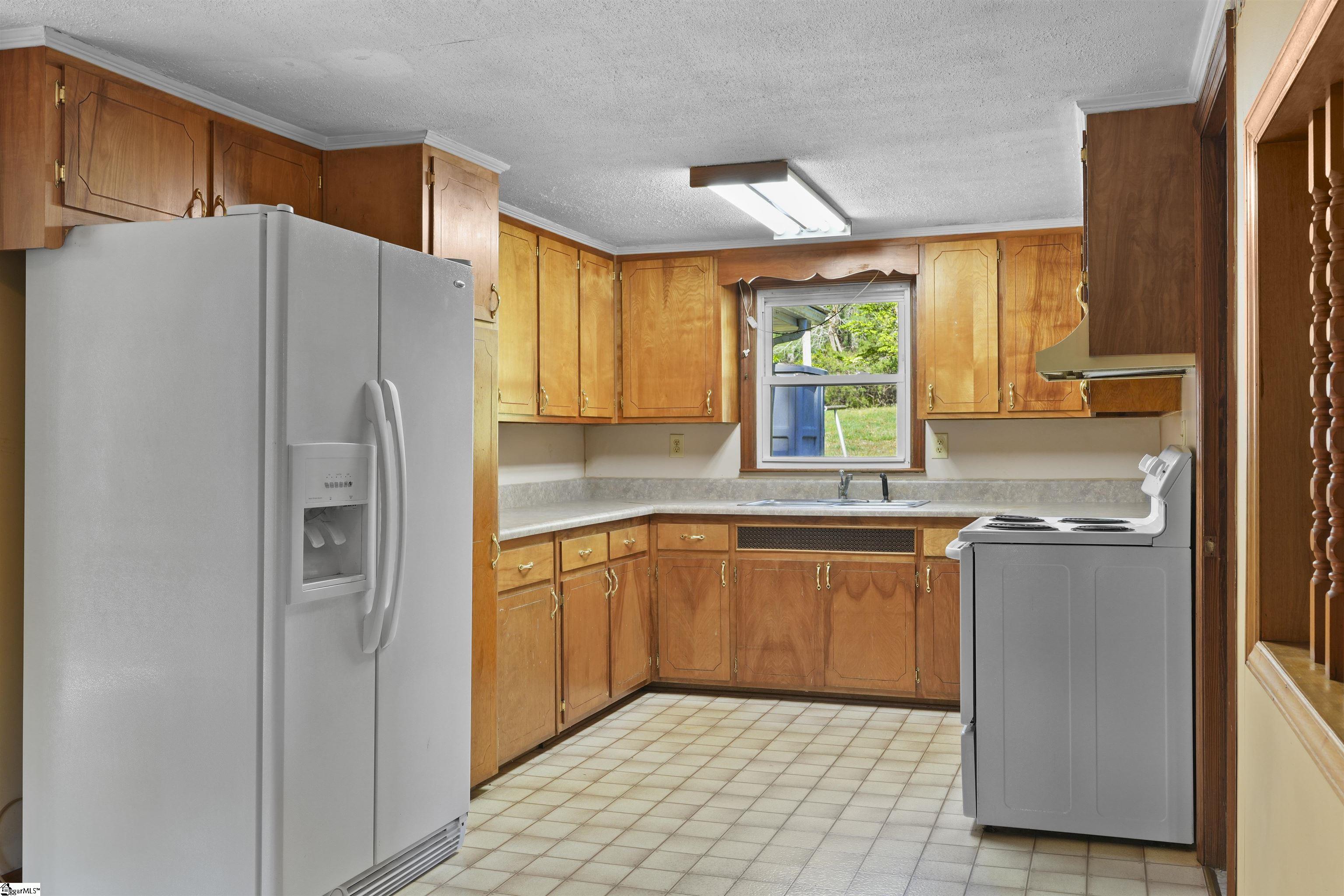 206 John Holliday Road Six Mile, SC 29682 - Photo 7 of 36