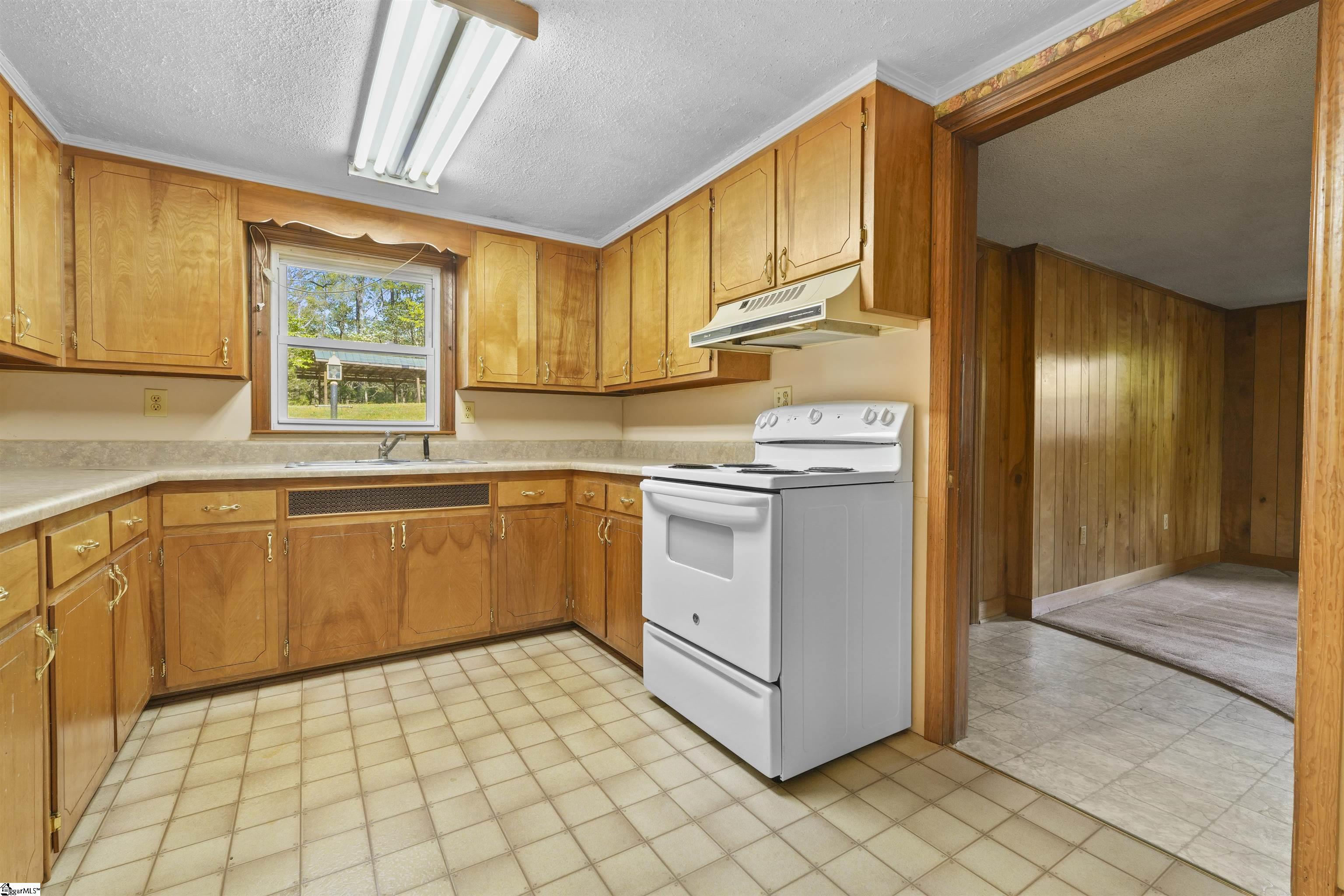 206 John Holliday Road Six Mile, SC 29682 - Photo 10 of 36