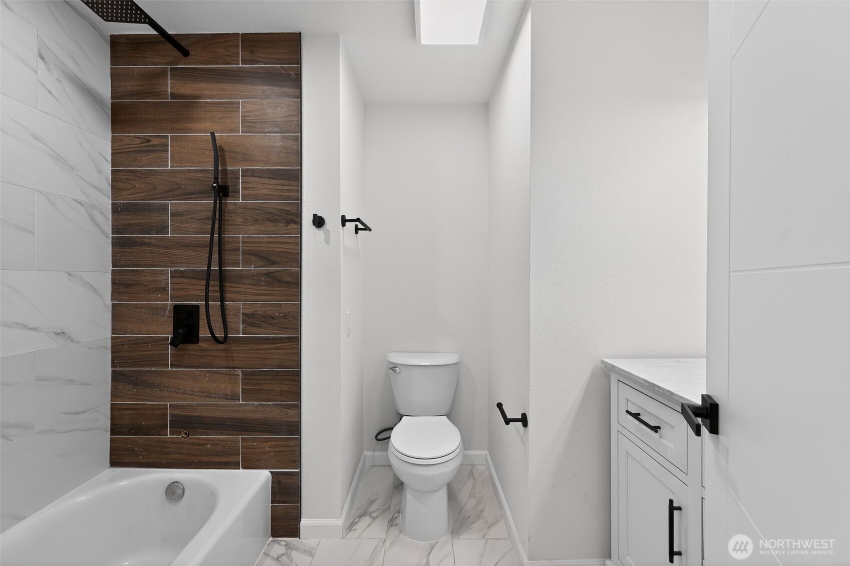 17843 110th Avenue Southeast Renton, WA 98055 - Photo 18 of 31 a bathroom with a toilet and a shower