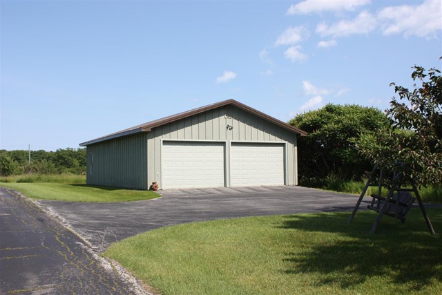4423 Walker Road Sturgeon Bay, WI 54235 - Photo 35 of 47 Keep all your toys at home!