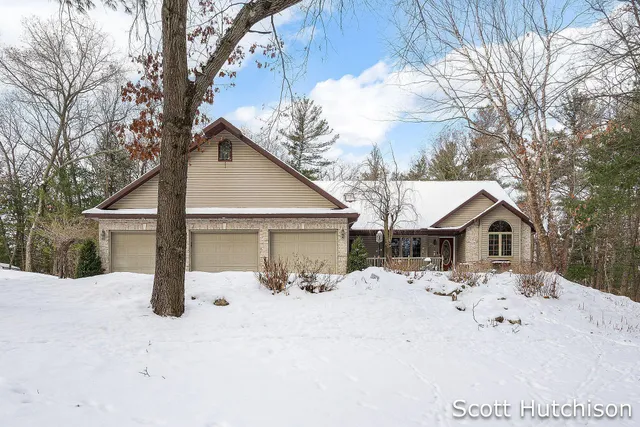 $516,900 | 7054 Green Timber Court, Greenville, MI 48838