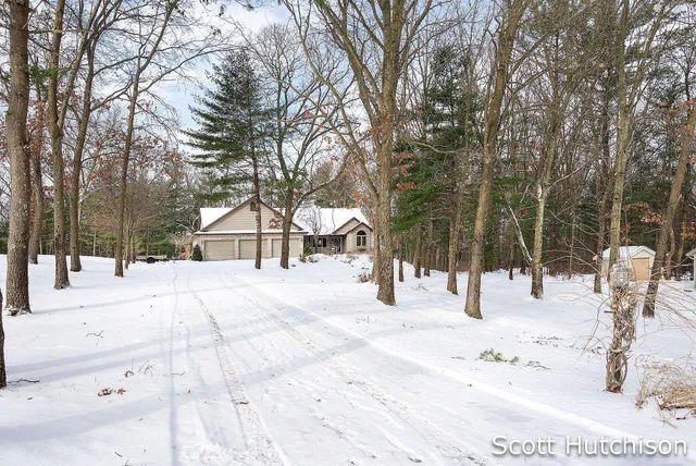 $516,900 | 7054 Green Timber Court, Greenville, MI 48838