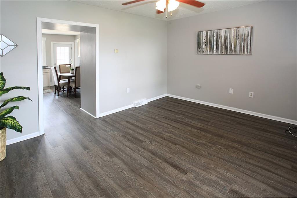34 Riverside Court Pittsburgh, PA 15238 - Photo 2 of 17