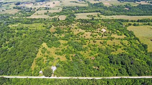 $400,000 | 13777 Bohrer Lane, Rayville, MO 64084