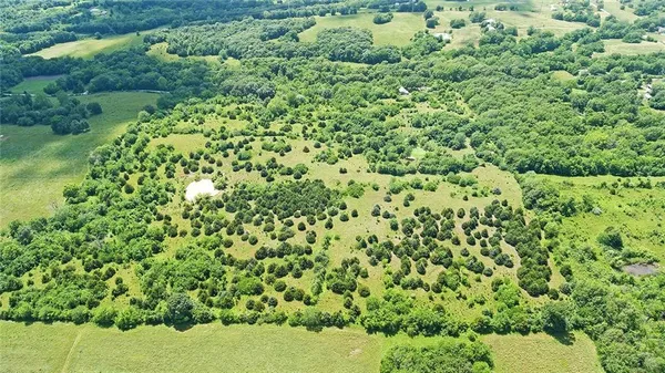 $400,000 | 13777 Bohrer Lane, Rayville, MO 64084