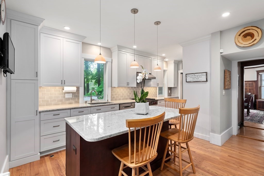 112 Sumner Road Brookline, MA 02445 - Photo 7 of 30