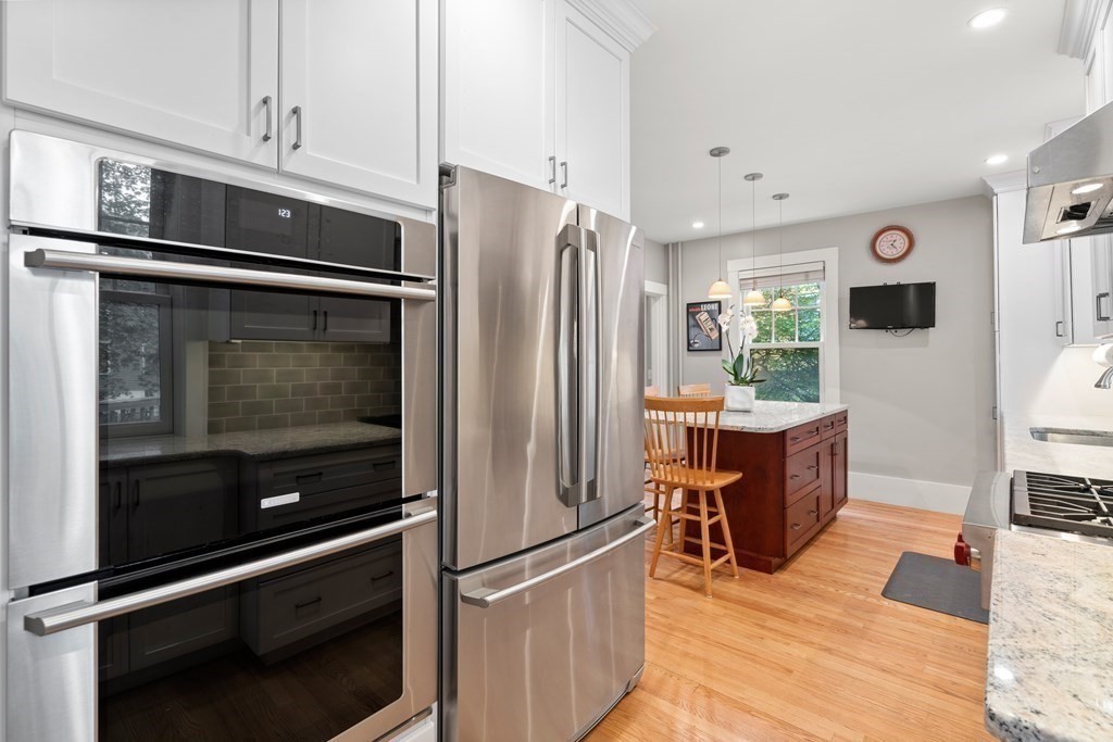 112 Sumner Road Brookline, MA 02445 - Photo 9 of 30