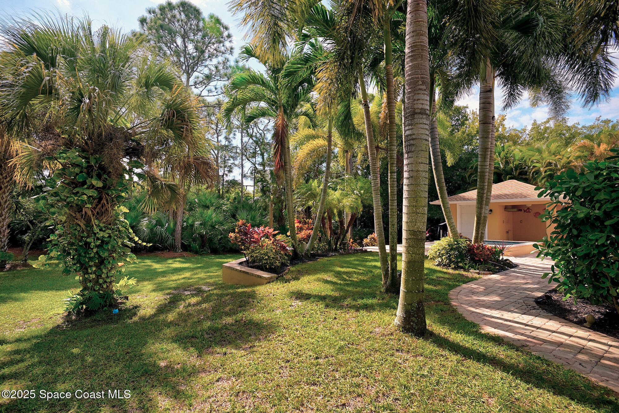 4580 Hunters Run Circle Grant, FL 32949 - Photo 14 of 55 a view of a park with large trees