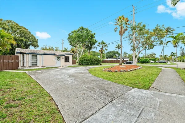 $575,000 | 1395 Northeast 177th Street, North Miami Beach, FL 33162