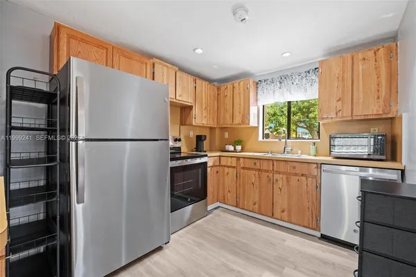 $575,000 | 1395 Northeast 177th Street, North Miami Beach, FL 33162