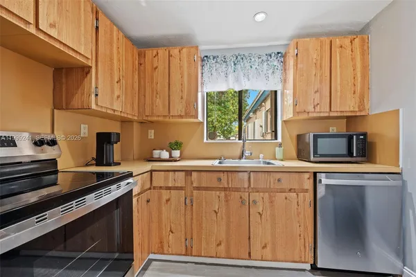 $575,000 | 1395 Northeast 177th Street, North Miami Beach, FL 33162