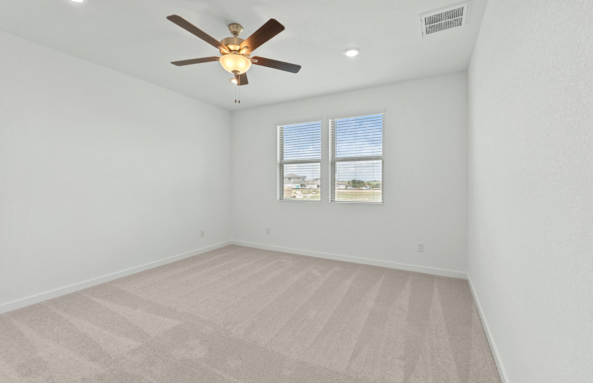 148 Green Berets Bend Jarrell, TX 76537 - Photo 9 of 25