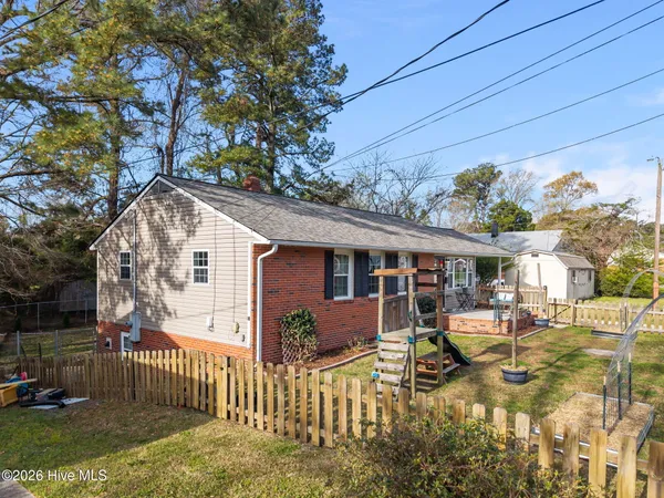 $225,000 | 400 Hickory Court, Jacksonville, NC 28540