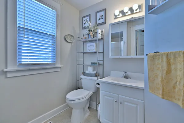 $235,000 | 1113 Lewis Street, DeKalb, IL 60115