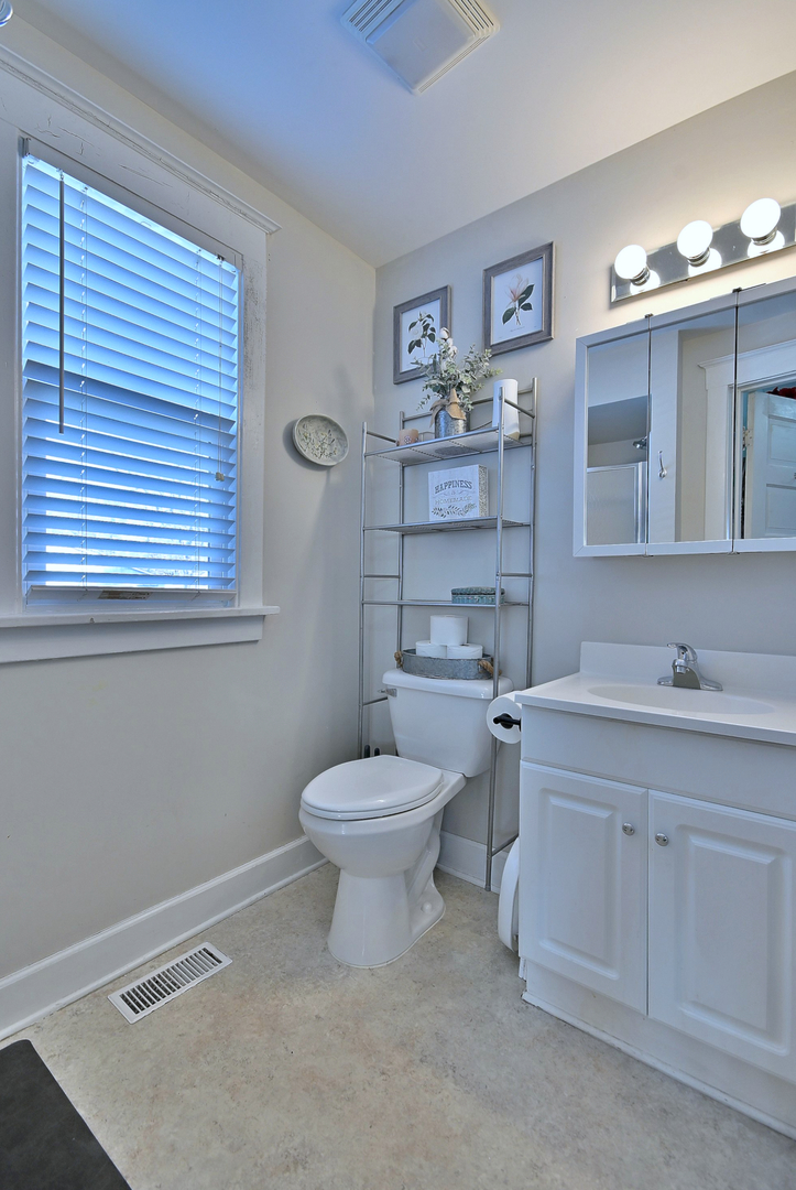 1113 Lewis Street DeKalb, IL 60115 - Photo 19 of 33