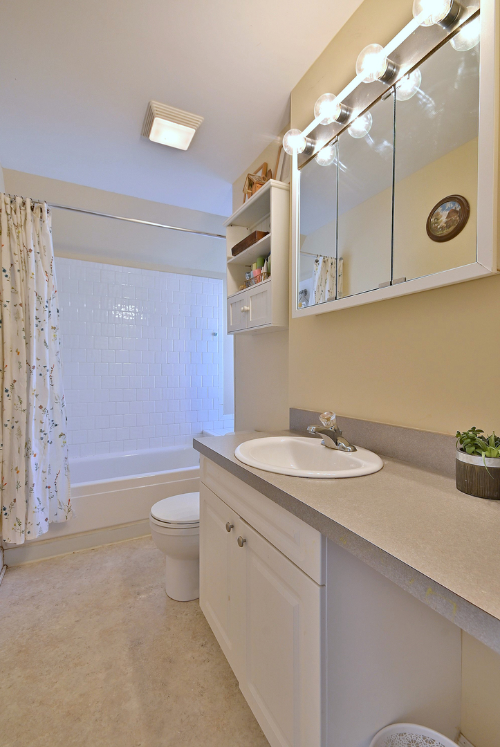 1113 Lewis Street DeKalb, IL 60115 - Photo 27 of 33