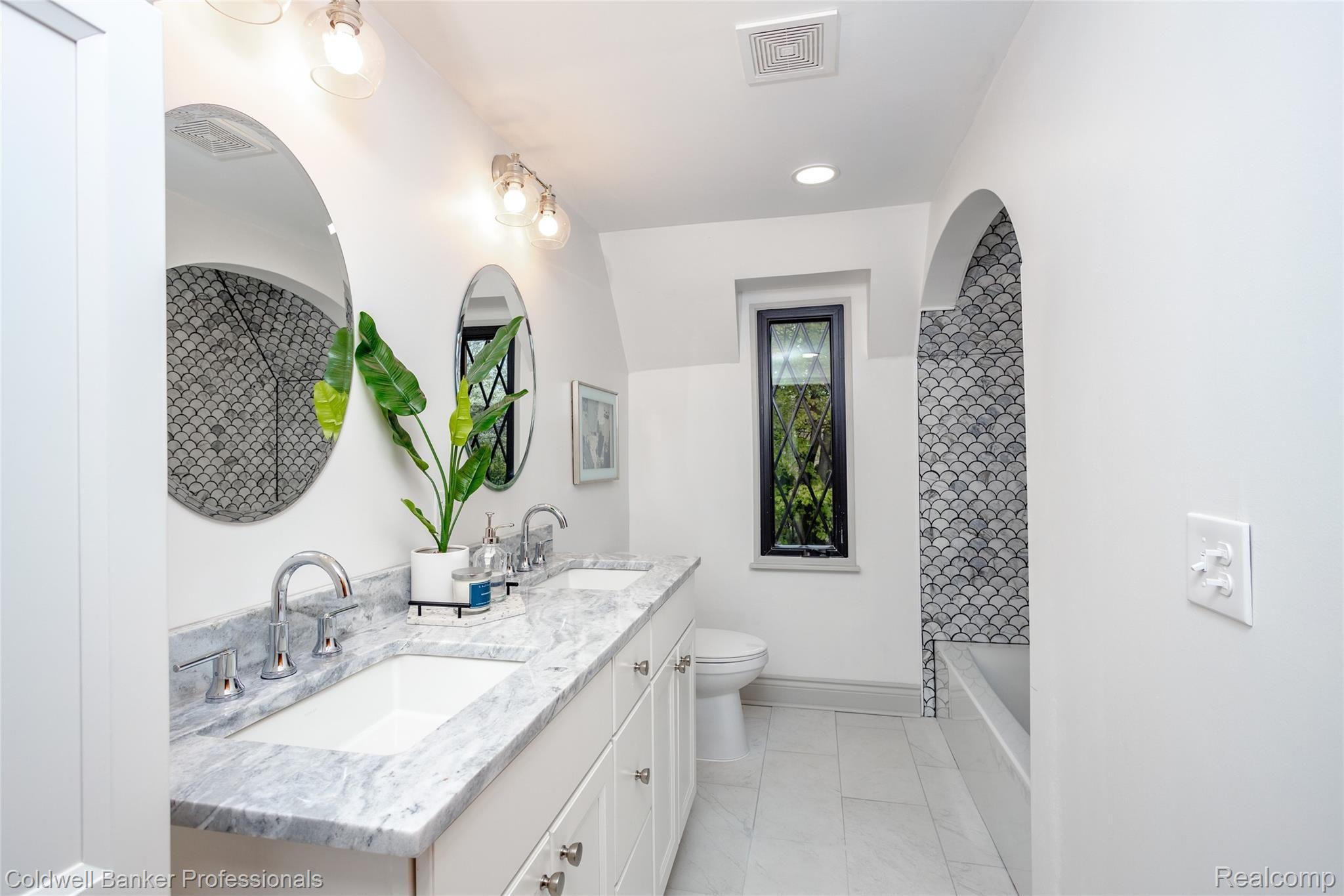 25 Hampton Road Grosse Pointe, MI 48236 - Photo 19 of 45 25 Hampton L020.jpg