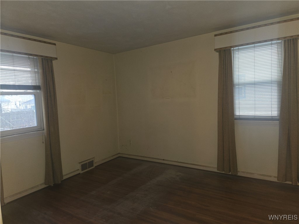 298 Lowell Road Tonawanda, NY 14217 - Photo 15 of 36