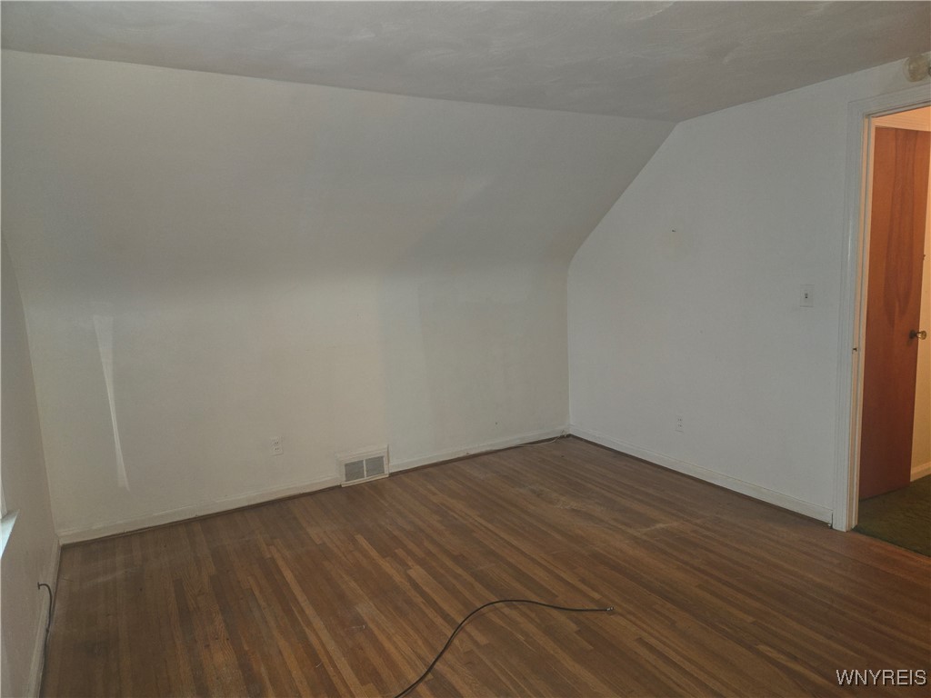 298 Lowell Road Tonawanda, NY 14217 - Photo 18 of 36