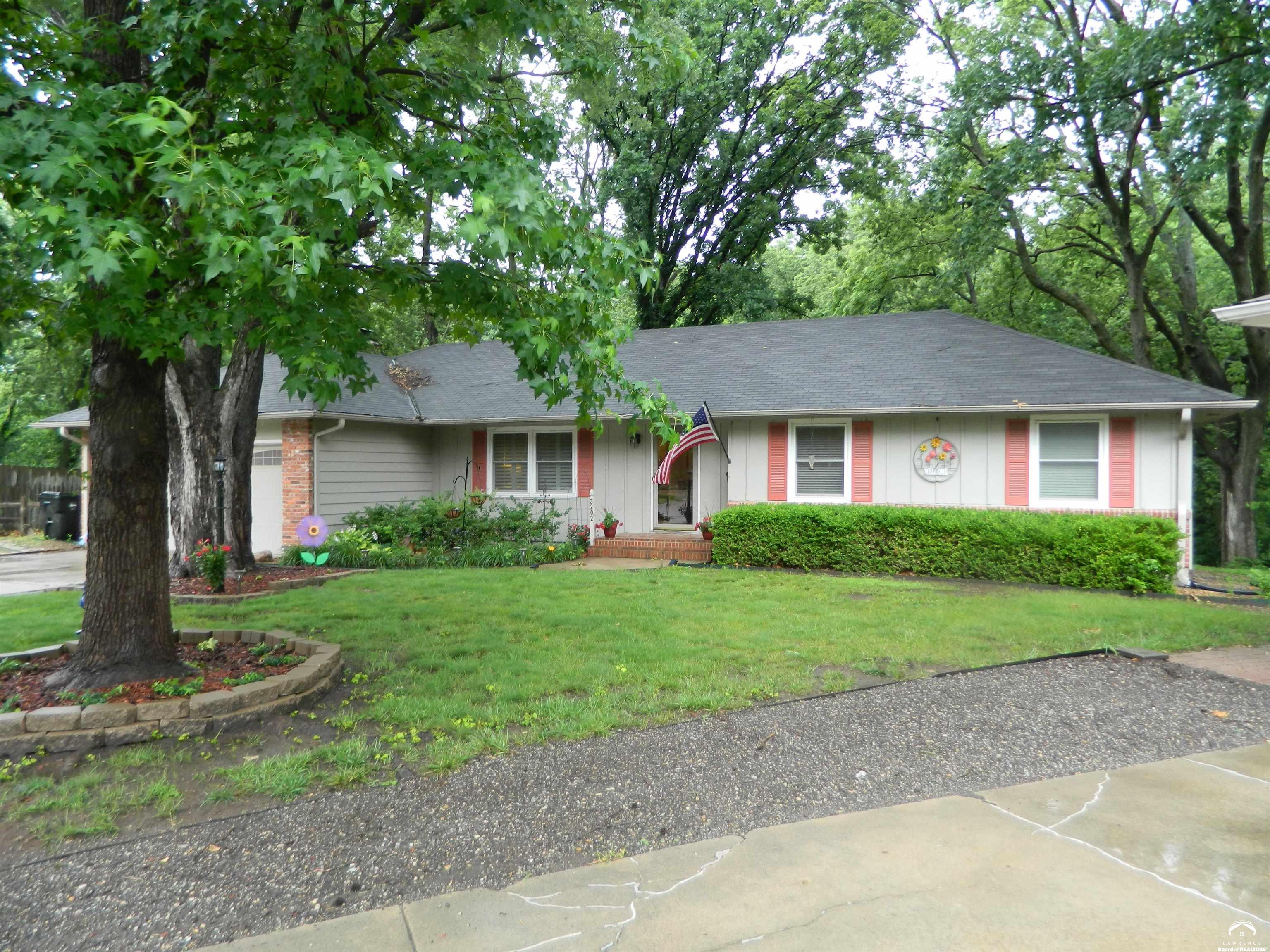 3202 Southwest 33rd Court Topeka, KS 66614 - Photo 2 of 20