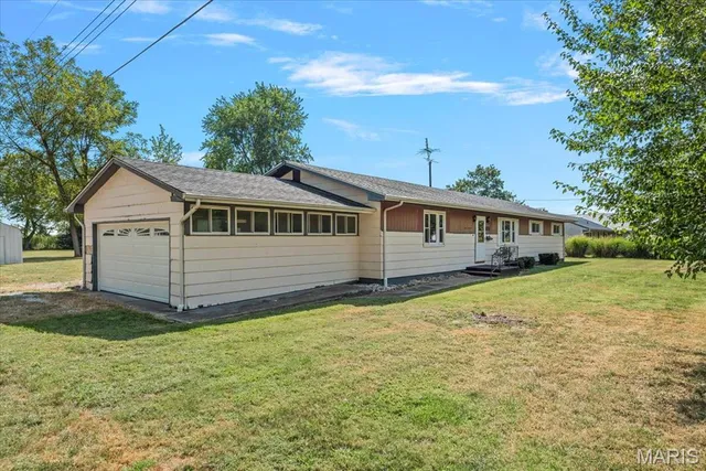 $85,000 | 112 North Wilson Street, Girard, IL 62640