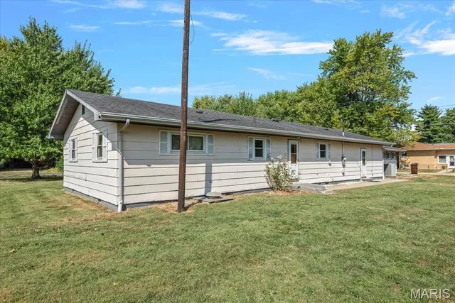 $85,000 | 112 North Wilson Street, Girard, IL 62640