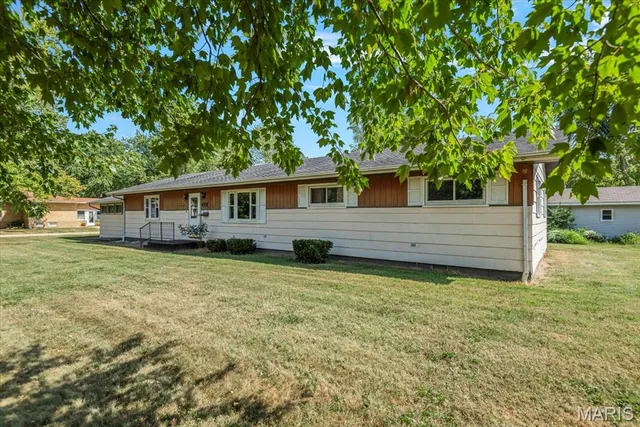 $85,000 | 112 North Wilson Street, Girard, IL 62640