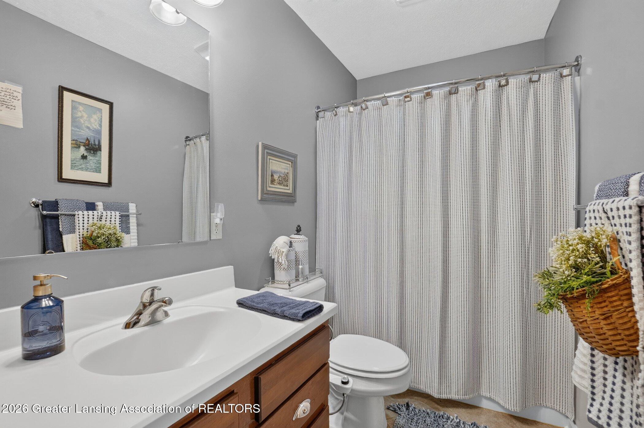 9273 Butler Road Perrinton, MI 48871 - Photo 26 of 63 9273-Butler-Rd-Perrinton-WindowStill 31