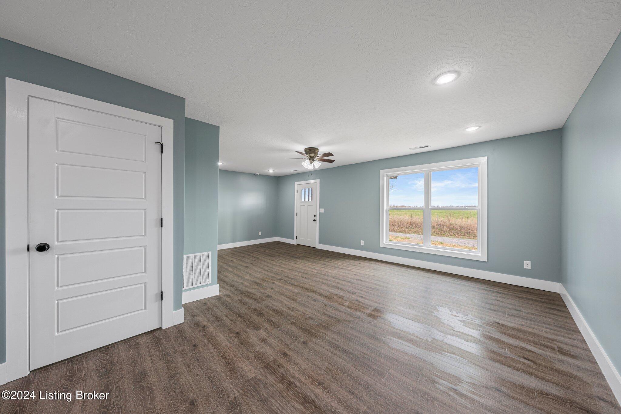6673 Peonia Road Clarkson, KY 42726 - Photo 13 of 25 17-web-or-mls-DSC09032