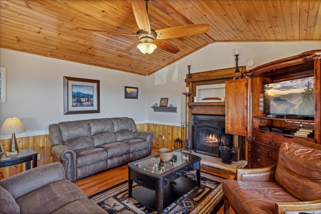 1676 Zurich Road, Unit AVIEWTOREMEMBER Gatlinburg, TN 37738 - Photo 15 of 44 Gallery Image 15