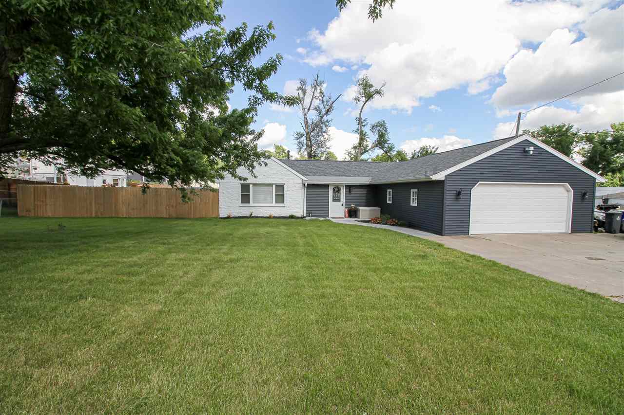 1125 Edgewood Road Northwest Cedar Rapids, IA 52405 - Photo 3 of 44 Gallery Image 3