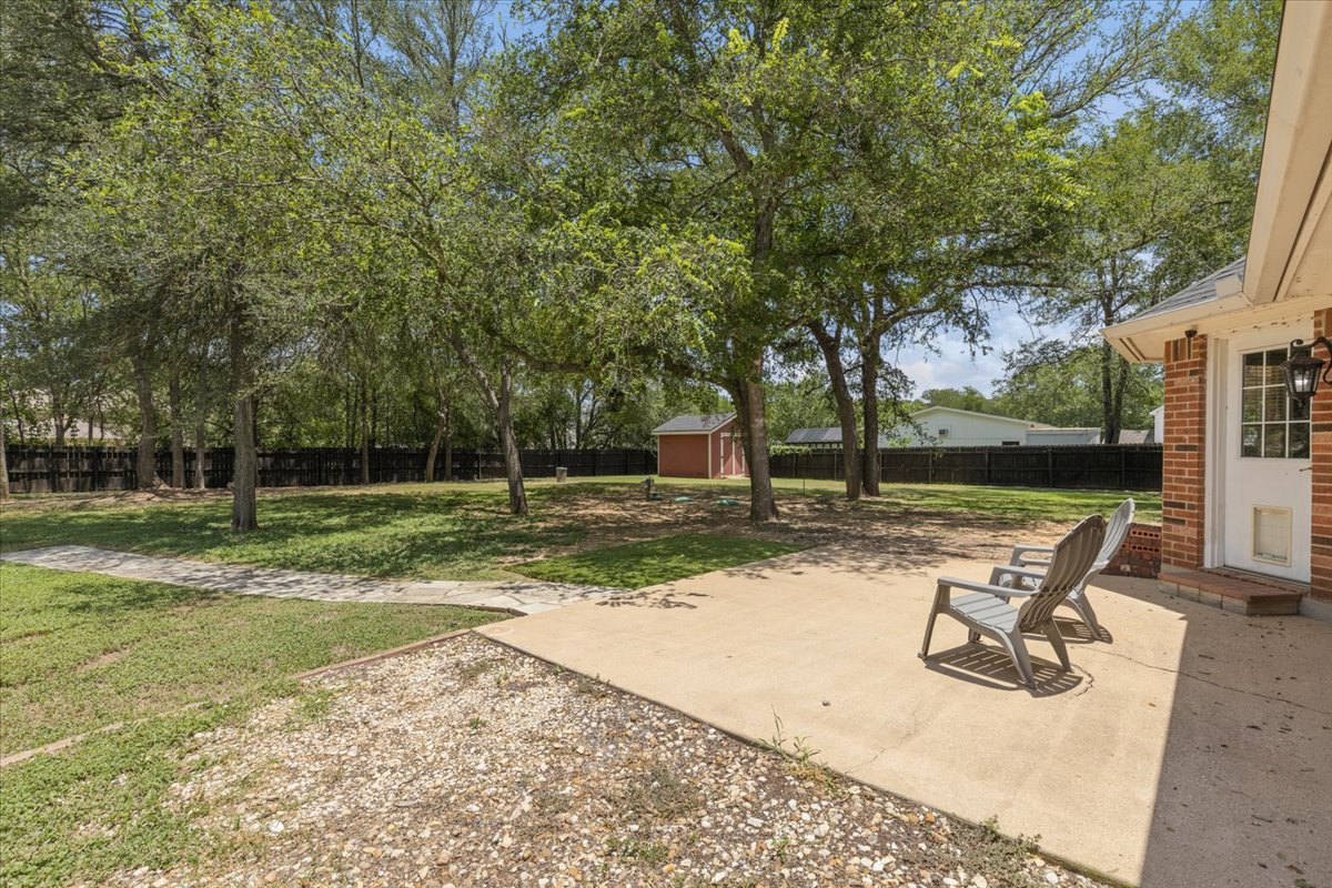 104 Spring Branch Bastrop, TX 78602 - Photo 29 of 39