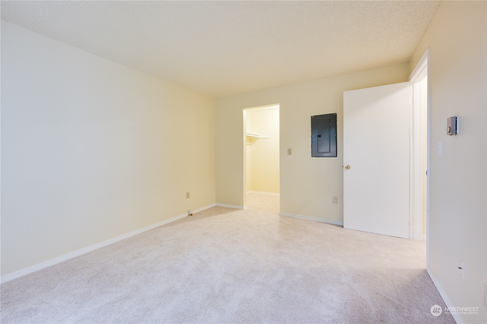 14600 Southeast 176th Street, Unit K8 Renton, WA 98058 - Photo 8 of 17 a view of an empty room