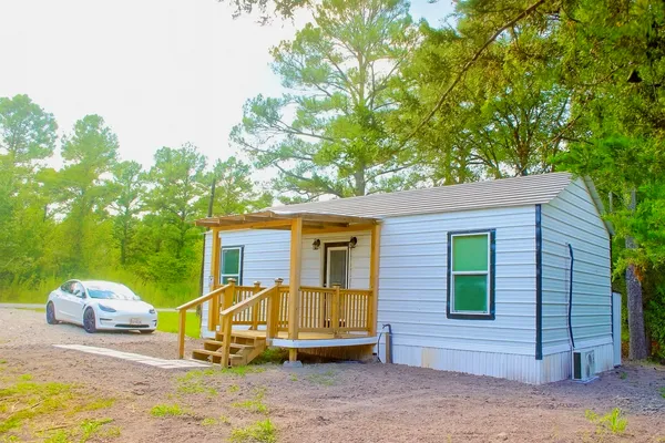 $1,000 | 2 Lula Drive, Huntsville, TX 77320