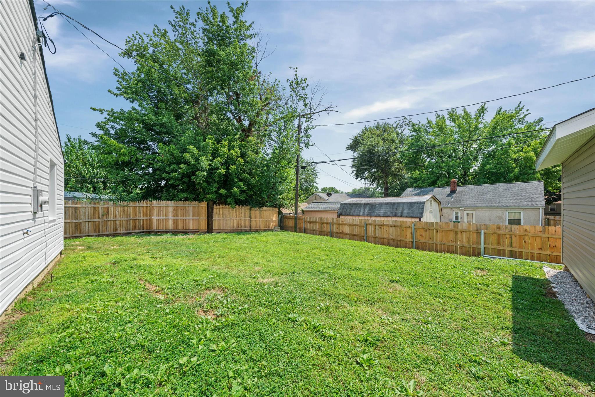 214 Keiser Place New Castle, DE 19720 - Photo 21 of 23 a view of a backyard with a small cabin