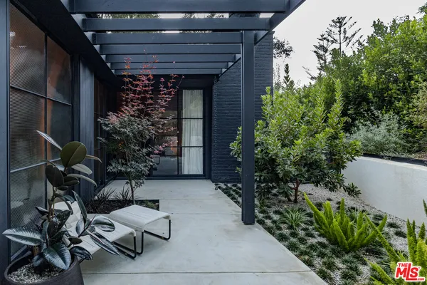 $3,375,000 | 3860 Kingswood Road, Sherman Oaks, CA 91403