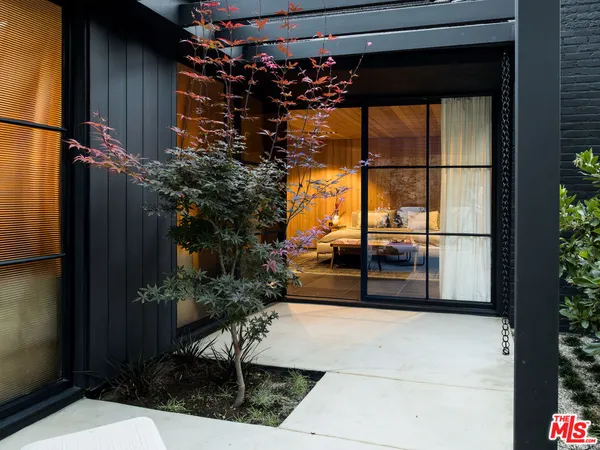 $3,375,000 | 3860 Kingswood Road, Sherman Oaks, CA 91403