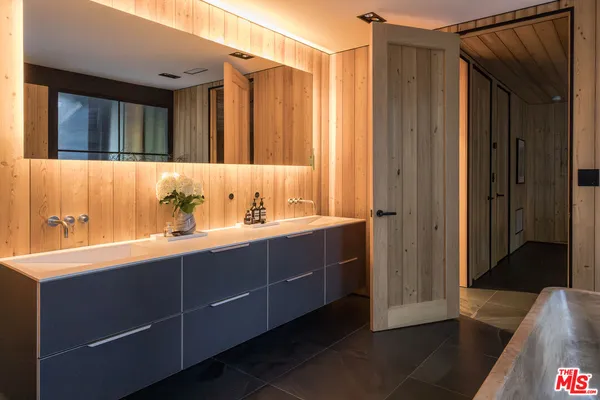 $3,375,000 | 3860 Kingswood Road, Sherman Oaks, CA 91403